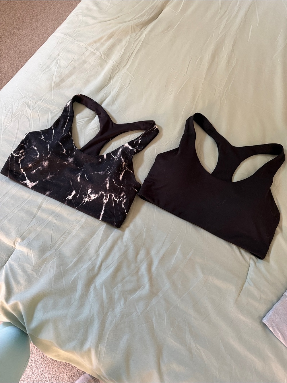 Old Navy medium Women’s Black Marble Sports Bras